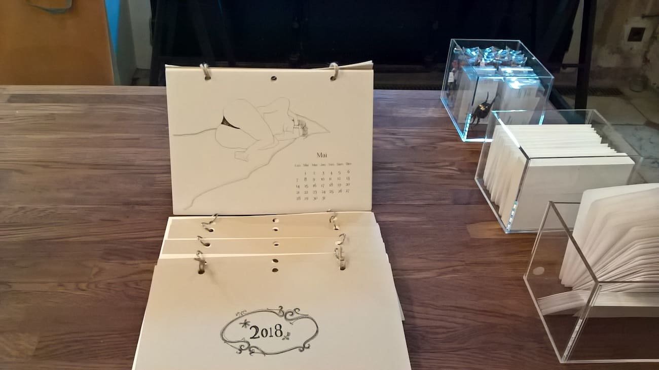 Photo du calendier prise au popup store KadoCado